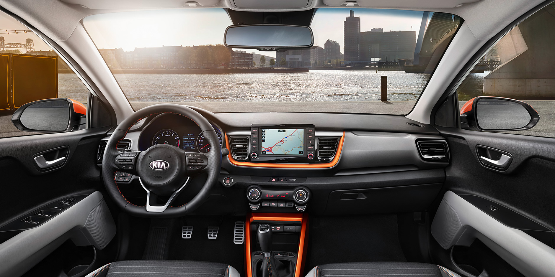 KIA stonic notranjost.jpg
